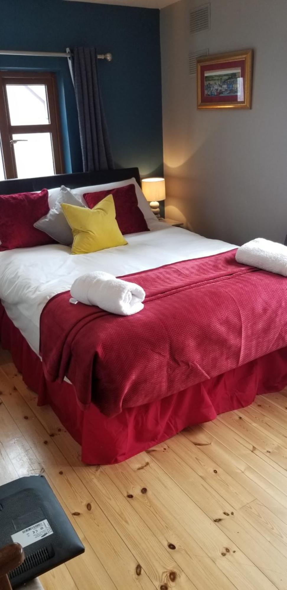 Baywatch Inn Дингл Экстерьер фото